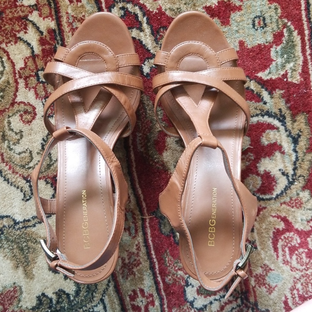 BCBGeneration Platform Leather Sandals size 9M